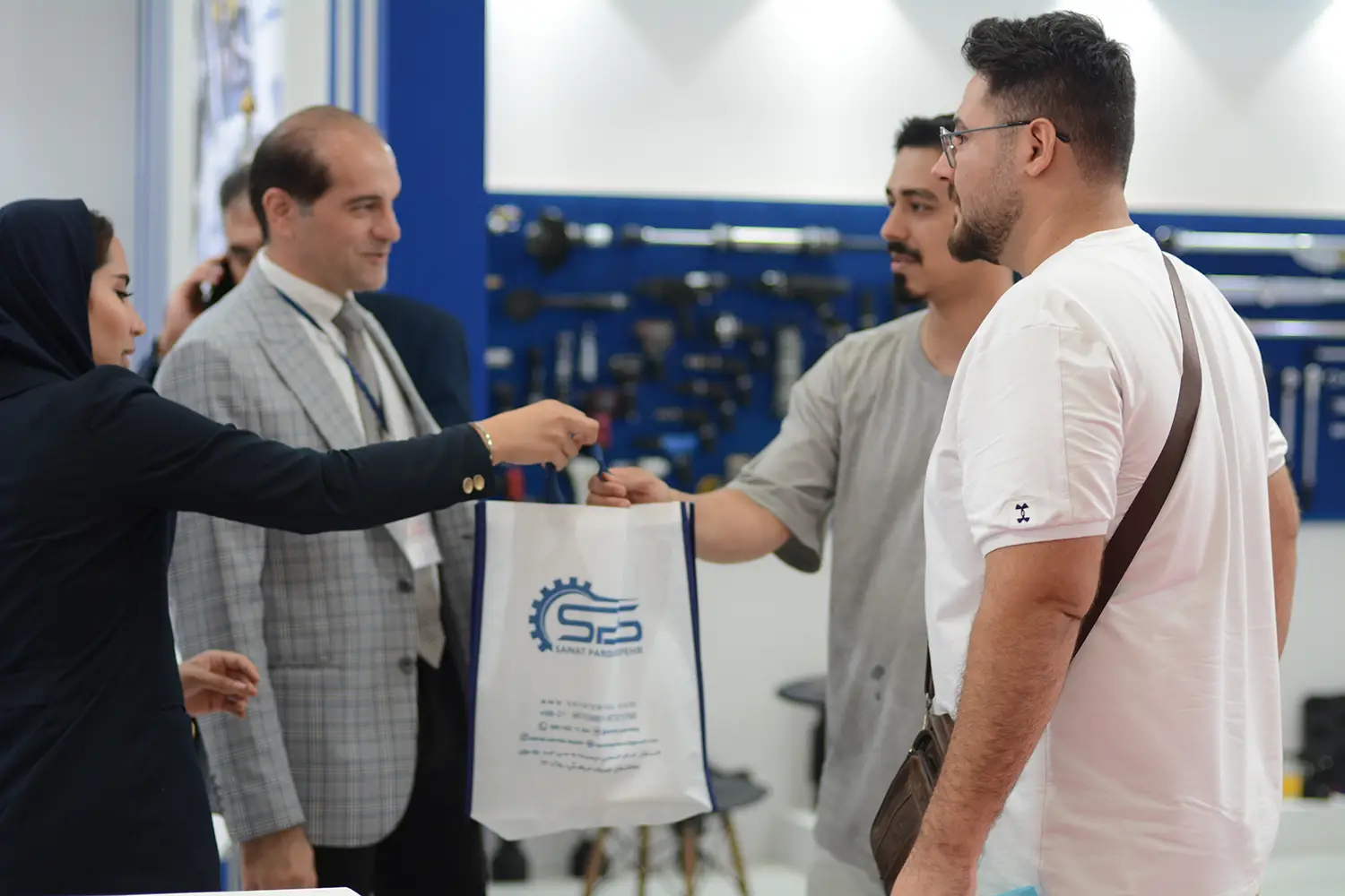 نمایشگاه آفتاب 1403 2